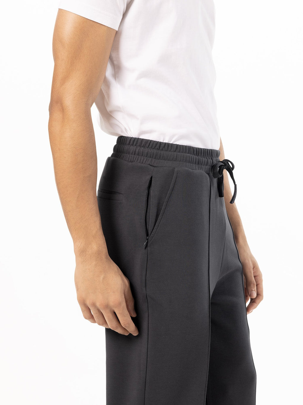 Wide-leg pants