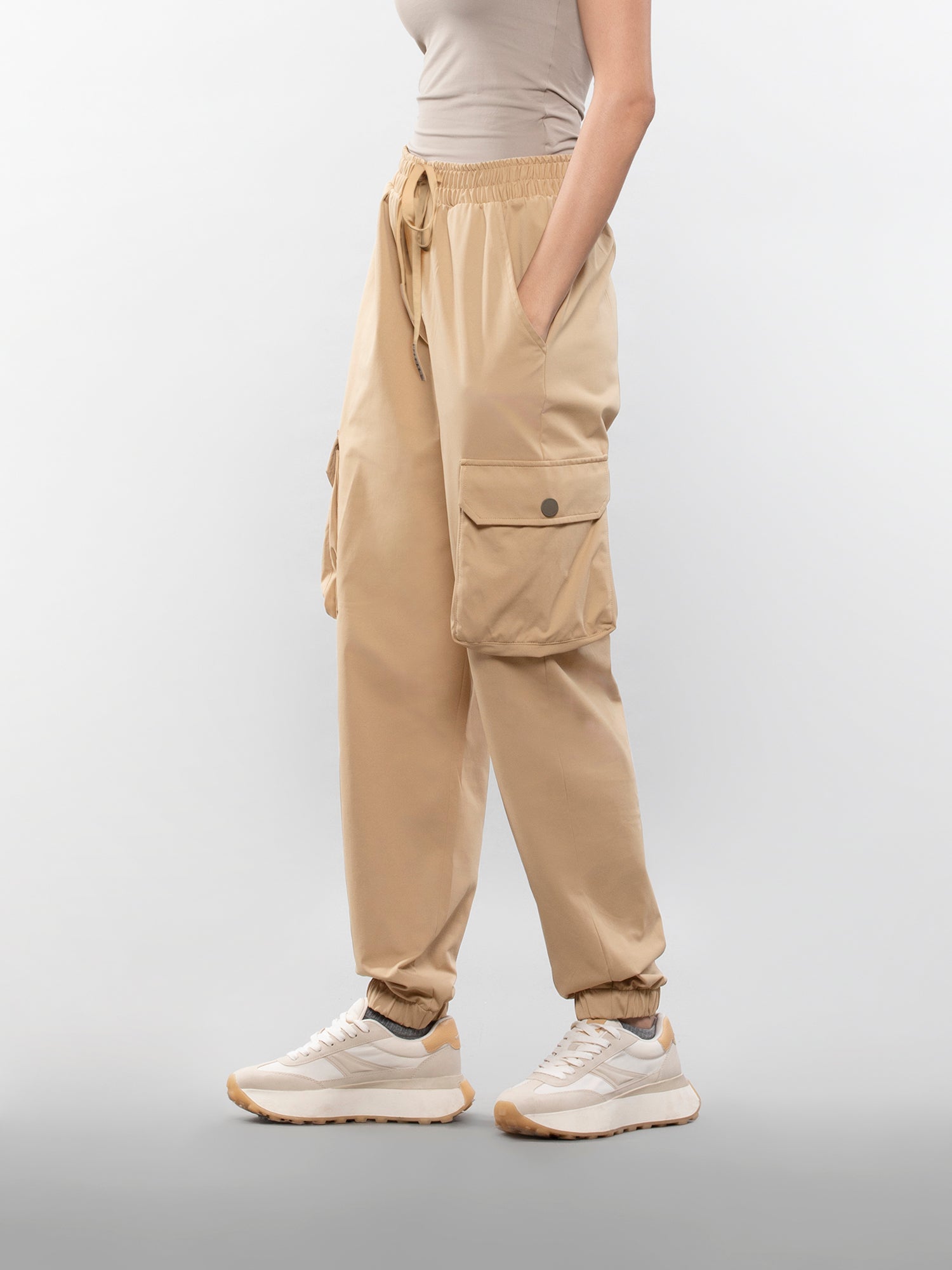 Six pocket cargo pants