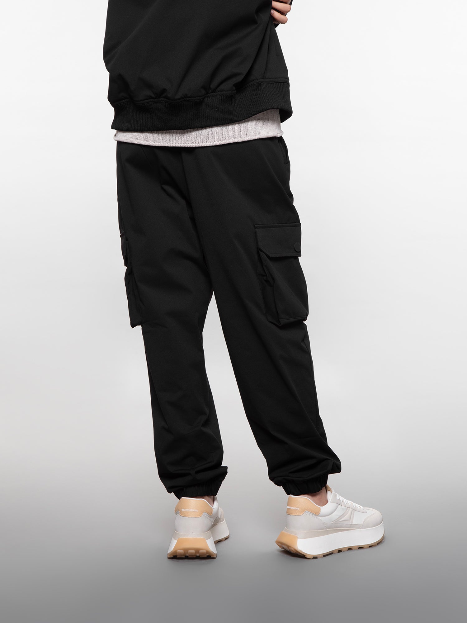 Six pocket cargo pants