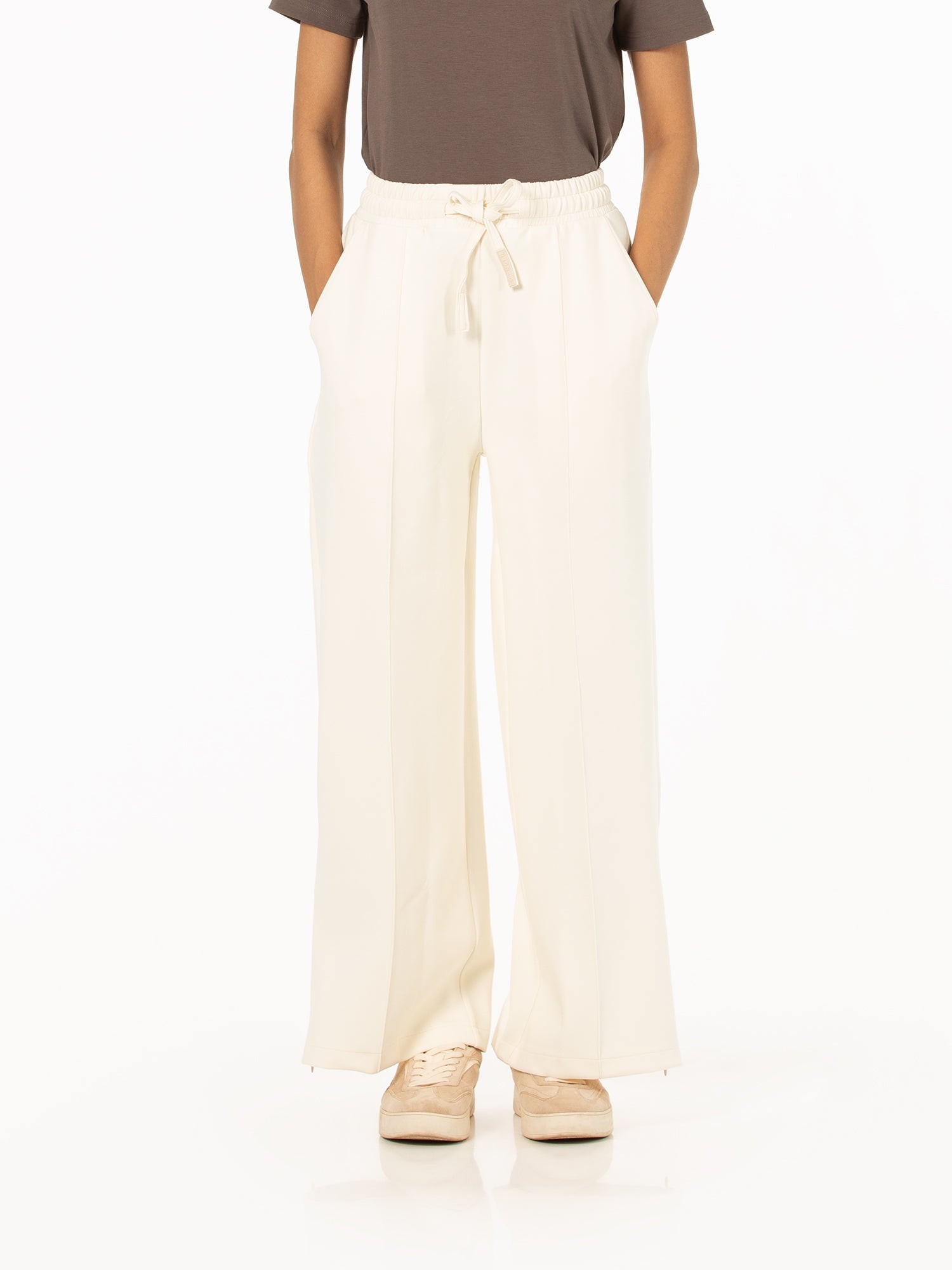 Wide-leg pants