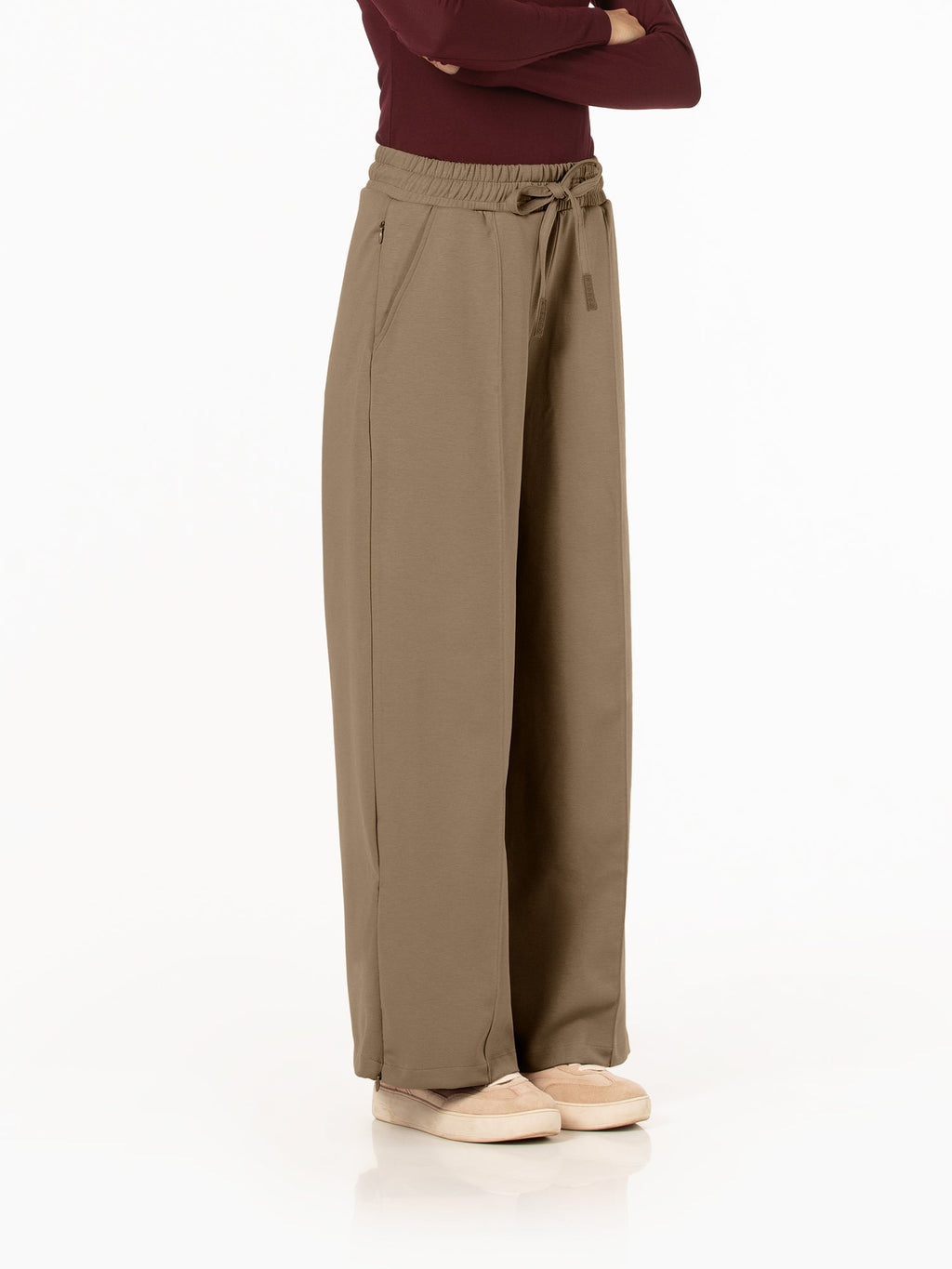Wide-leg pants