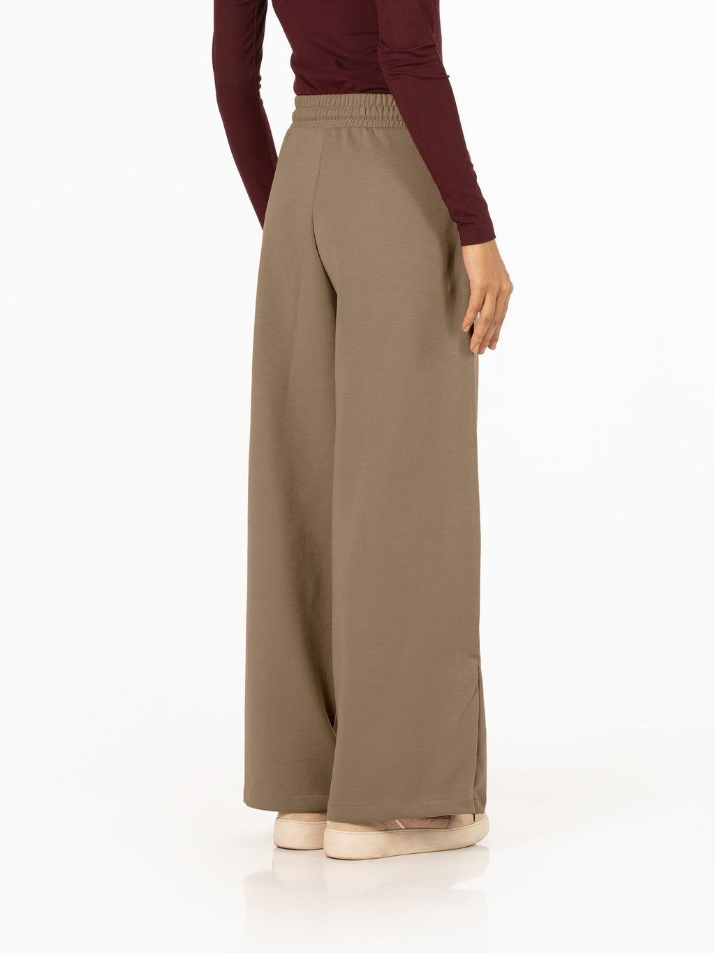 Wide-leg pants