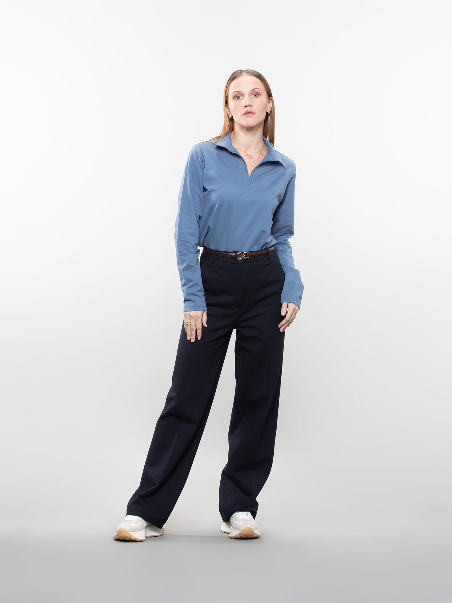 Straight-leg trouser