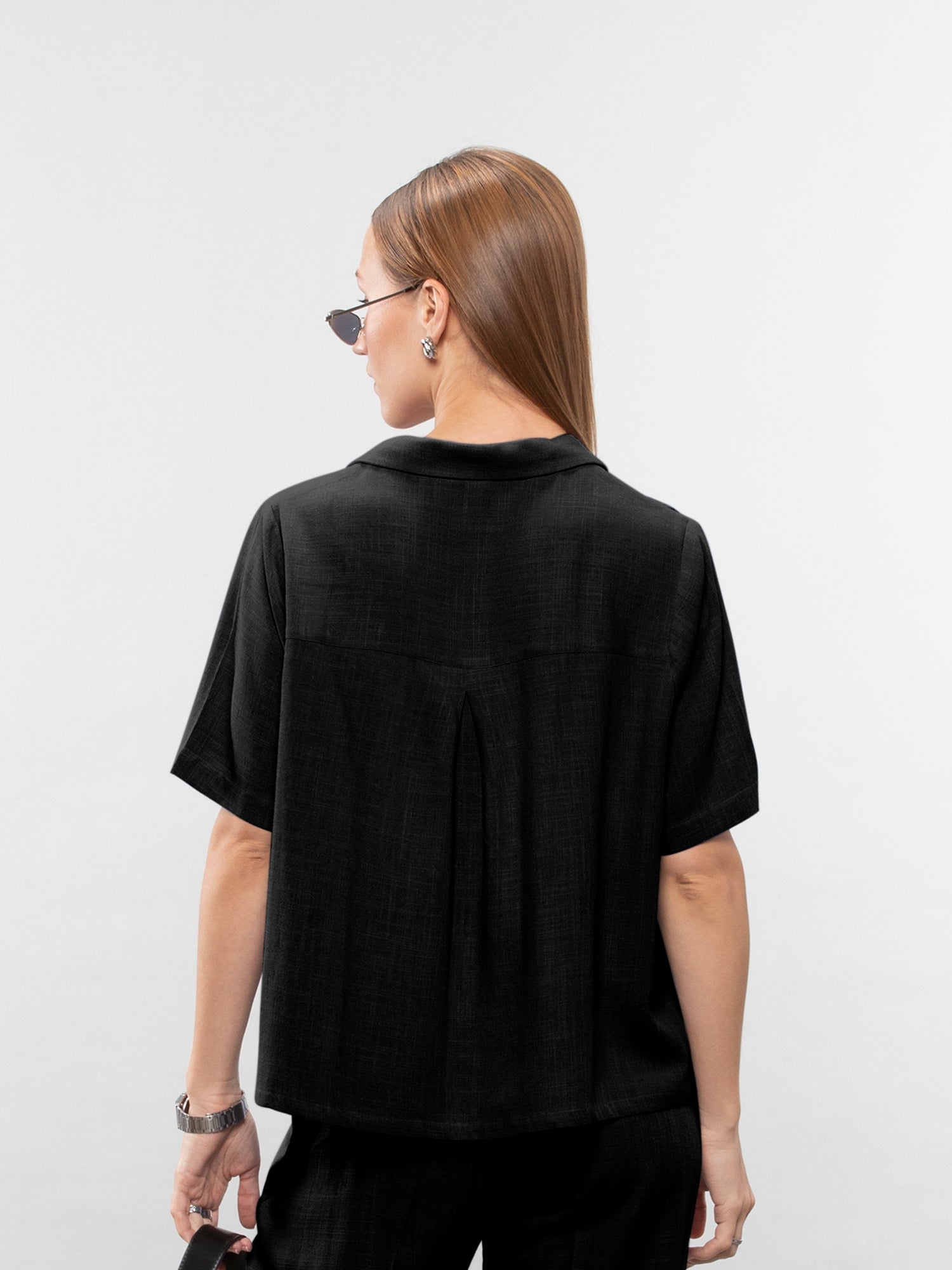 Short-sleeve relaxed shirt