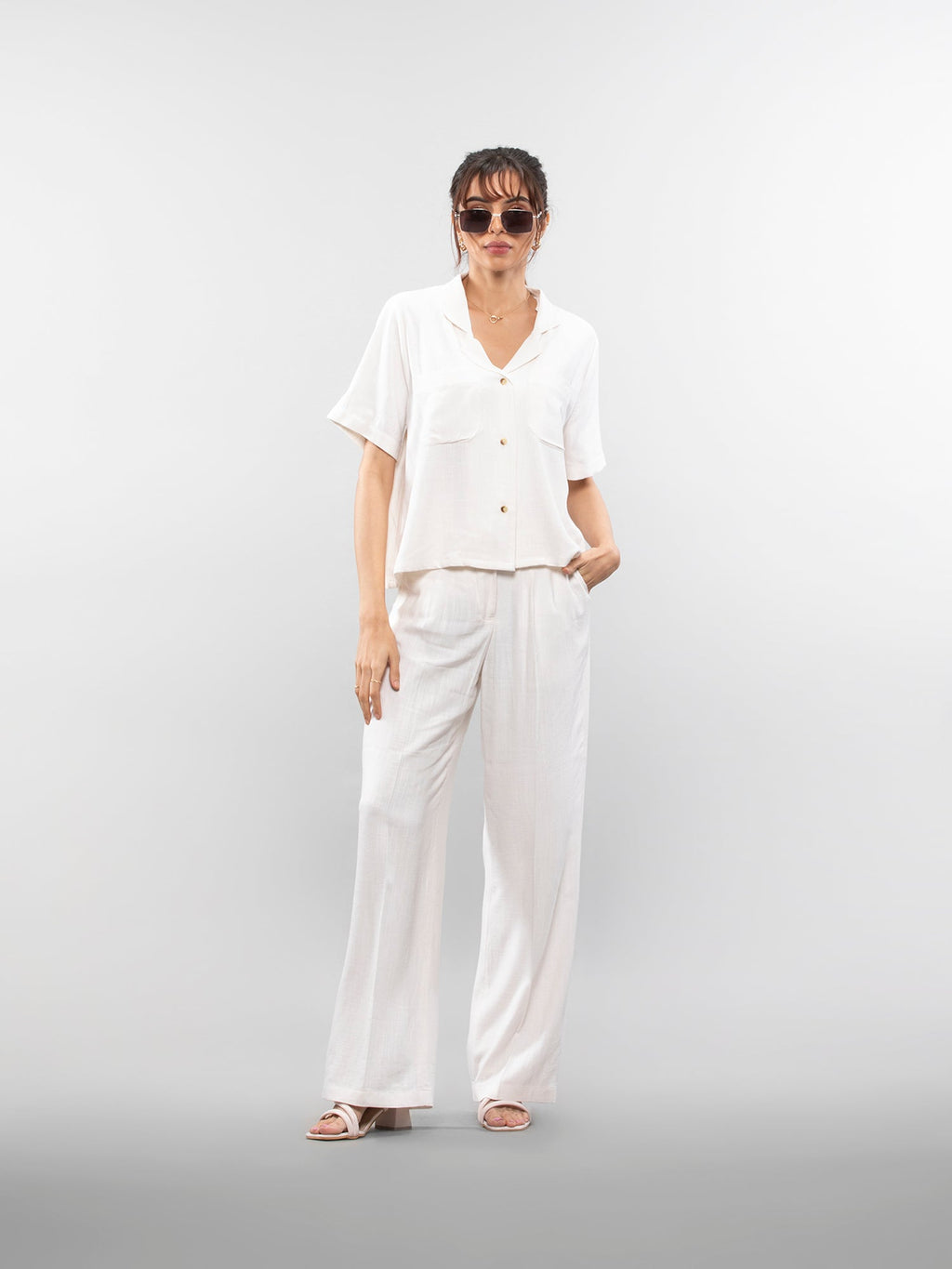 Short-sleeve relaxed shirt